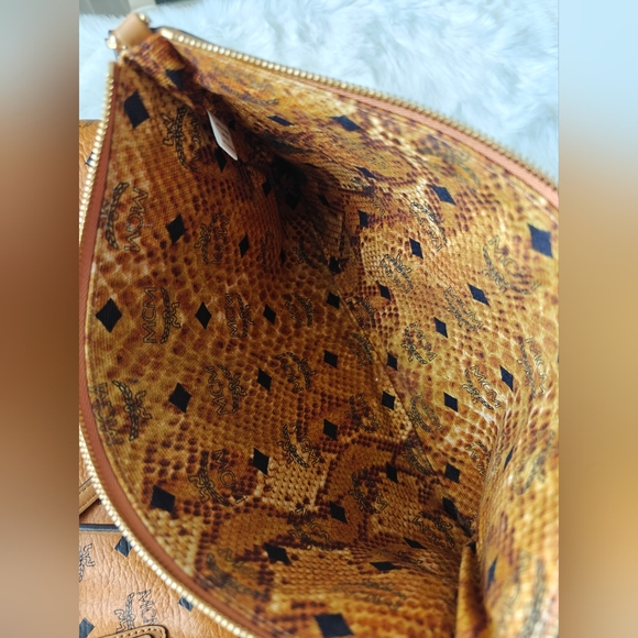 MCM Visetos Liz Reversible Tote Bag - Picture 10 of 11